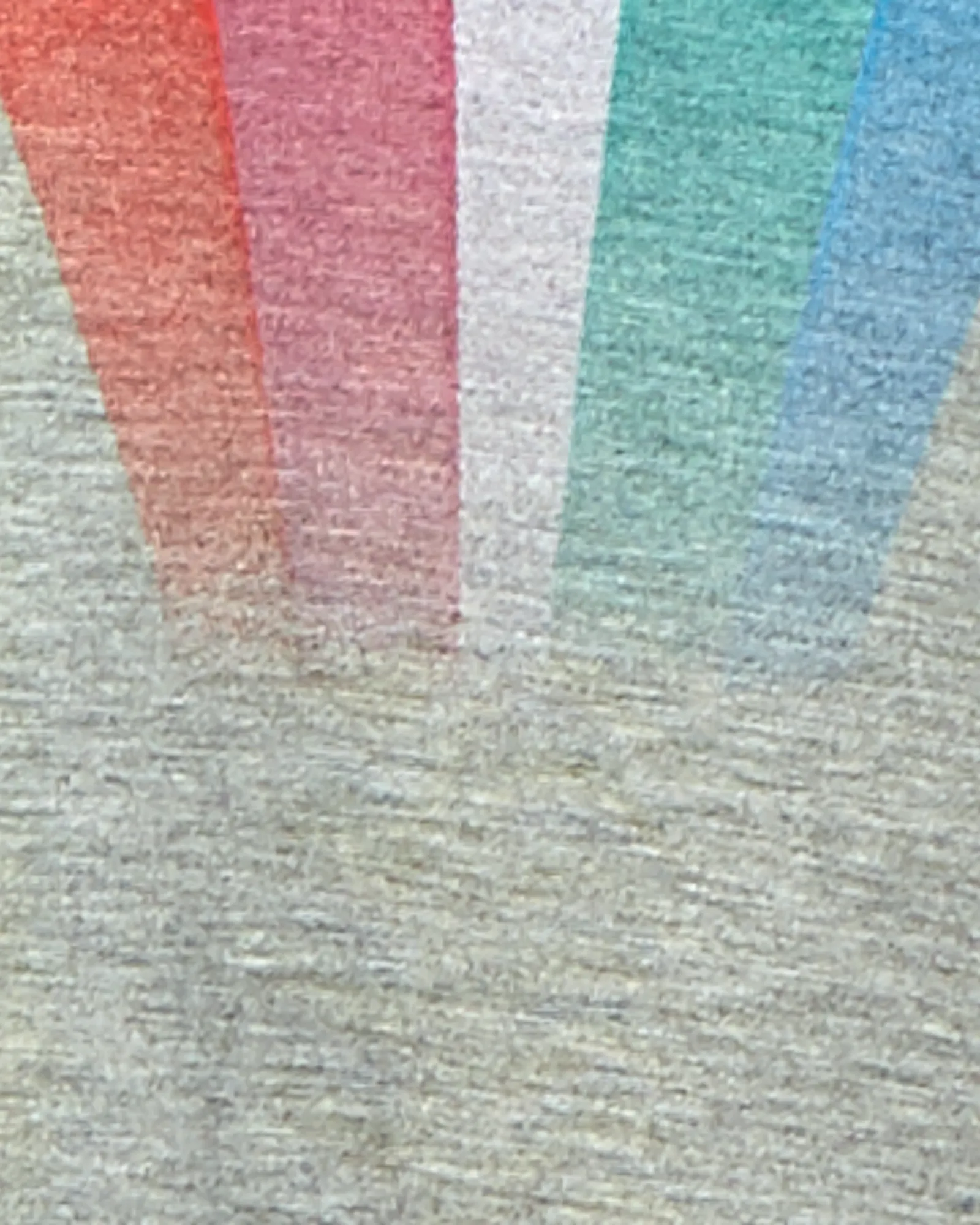 Ashley Fitted Graphic Tee | Light Grey / Pink