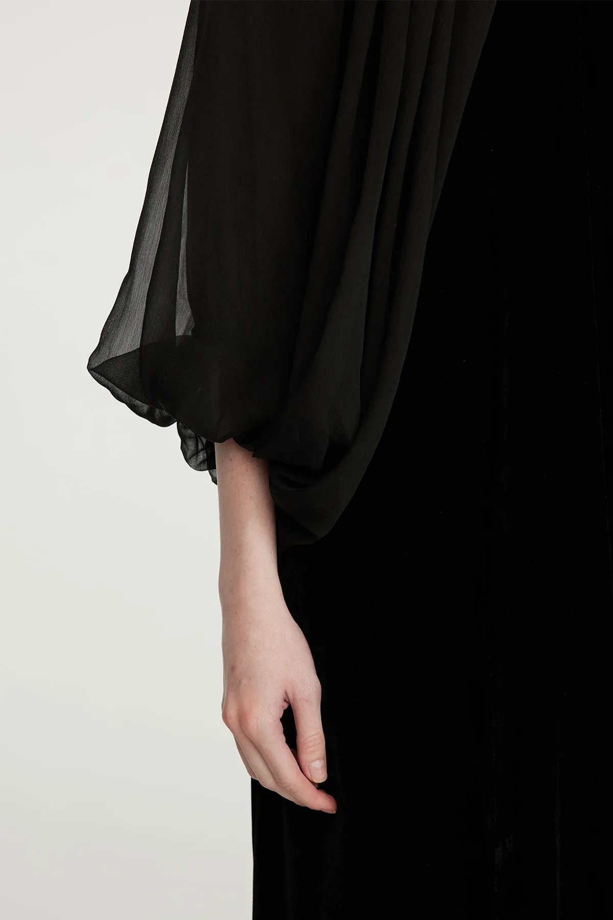 Casette Mesh Sleeve V-Neck Elegant Velvet Dress
