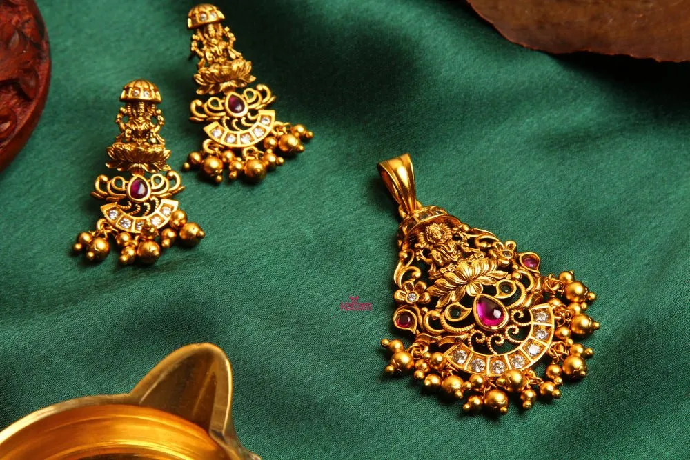 Goddess Lakshmi Pendant and Jhumka Set (No chain)