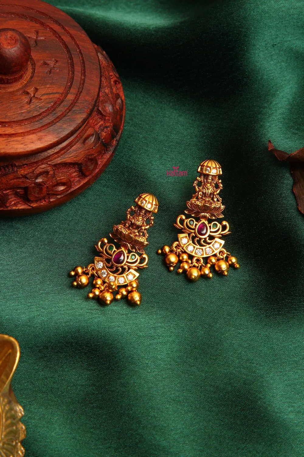 Goddess Lakshmi Pendant and Jhumka Set (No chain)